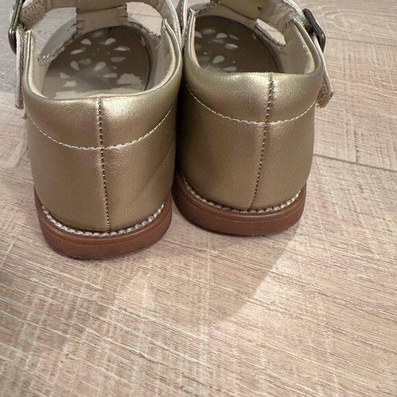 FELIX & FLORA GIRLS GOLD MARY JANE SHOES SIZE 11 - Picture 7 of 8